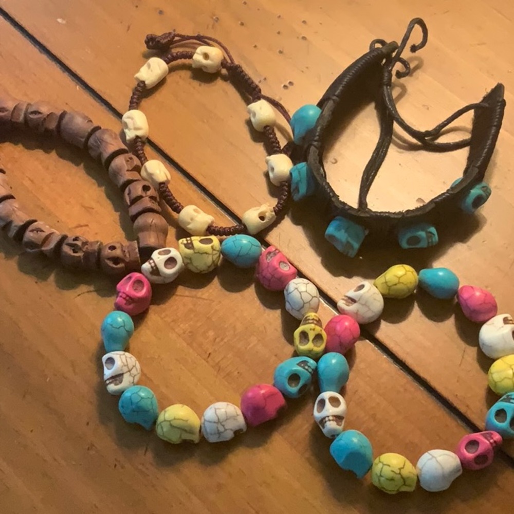 Set of 5 skull bracelets